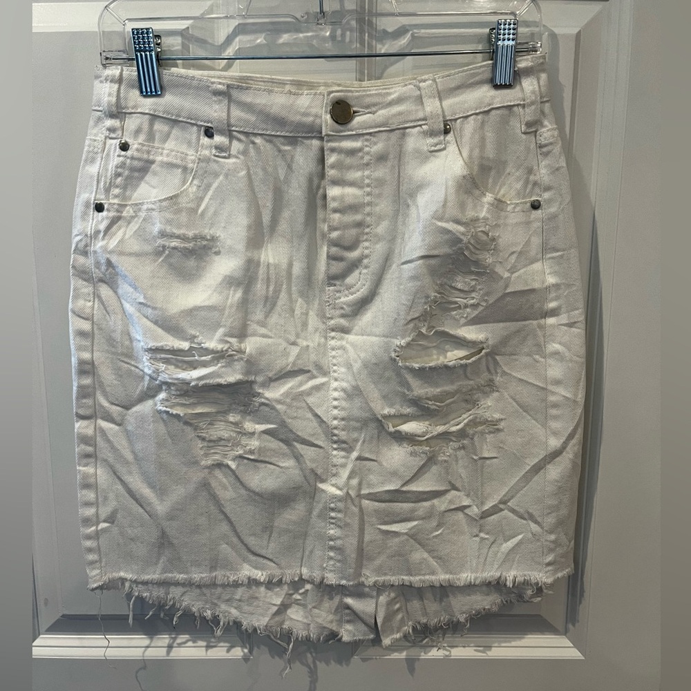 Design Lab Distressed White Denim Skirt Size 25